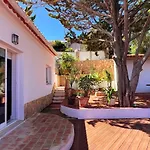 Casa Escadinhas בודנס